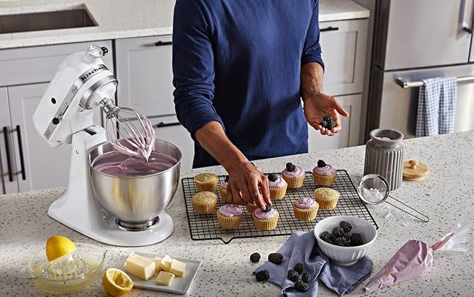 KitchenAid Classic Series 4.5 Quart Tilt-Head Stand Mixer K45SS