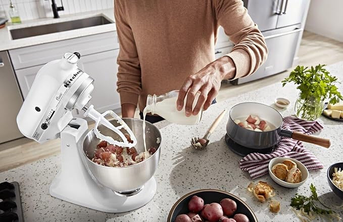KitchenAid Classic Series 4.5 Quart Tilt-Head Stand Mixer K45SS